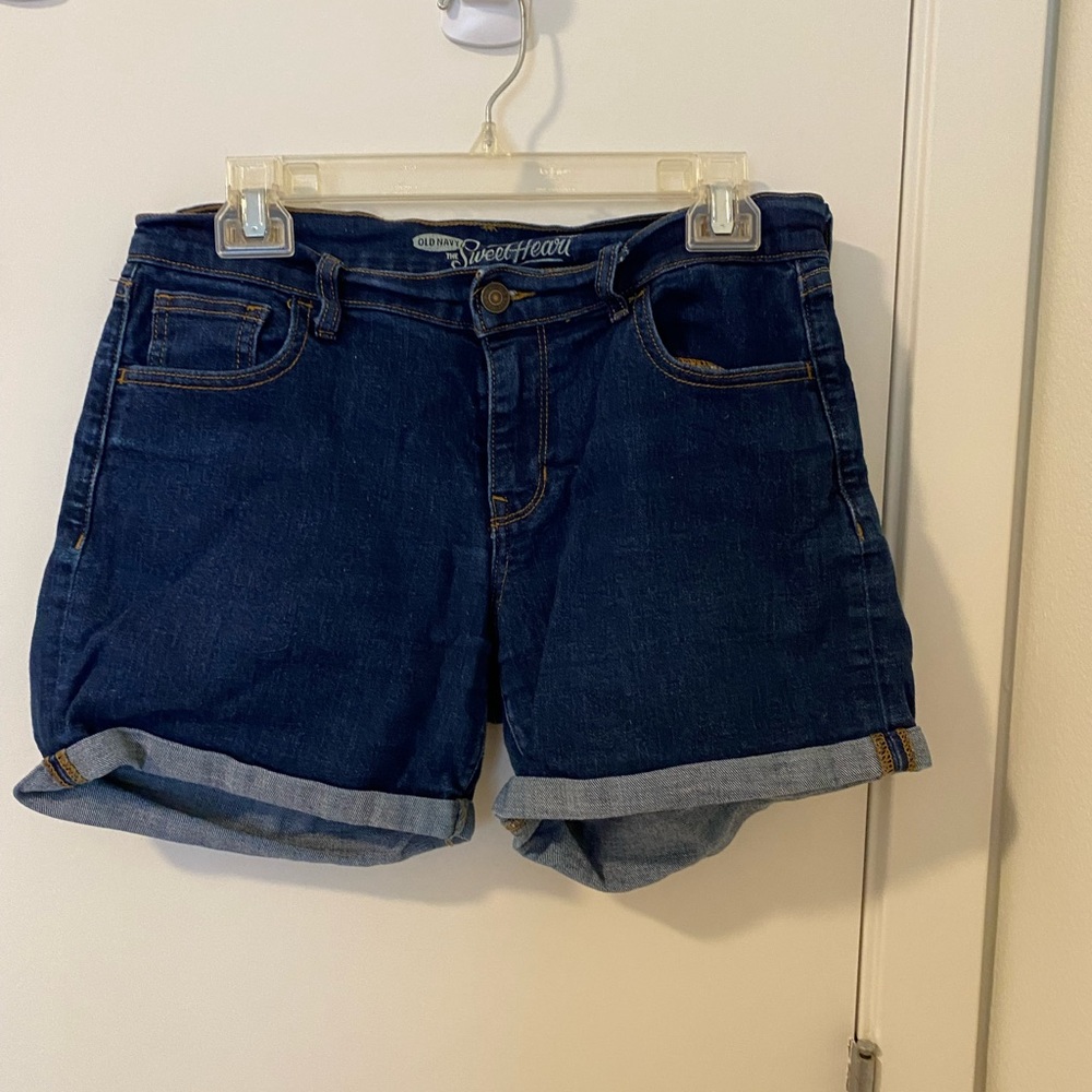 Old navy jean shorts size 6 5” inseam